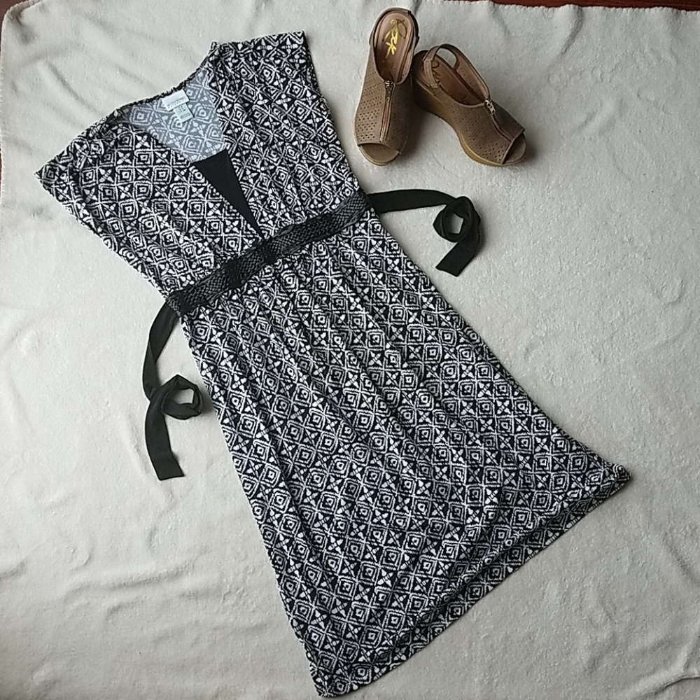 MOTHERHOOD MATERNITY dress